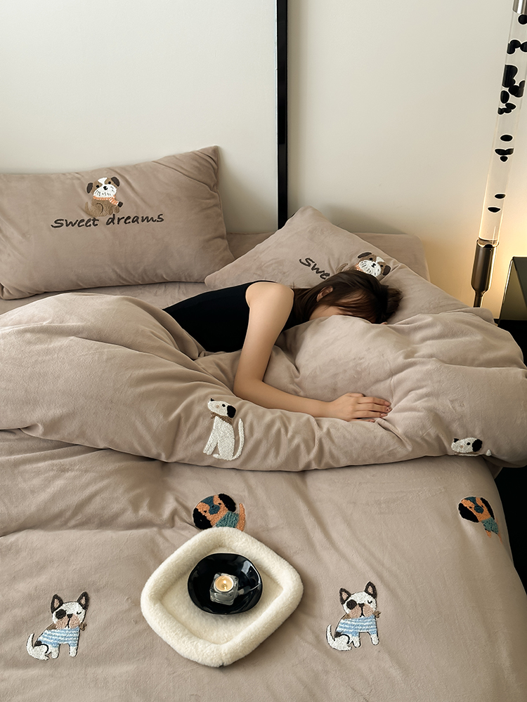 Embroidery Quilt Cover - منشفة مخملية مزدوجة الجوانب سميكة، طقم