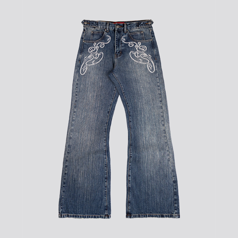 Embroidery On Jeans - جينز بوت كات أزرق بتصميم Y2K،