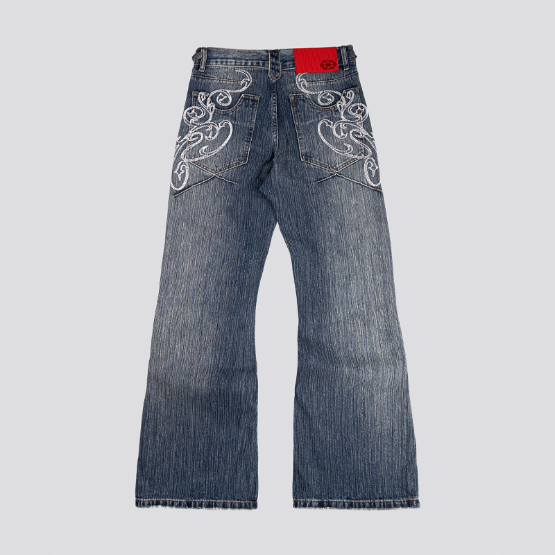جينز بوت كات أزرق بتصميم Y2K،  - مراجعة Embroidery On Jeans وسعره