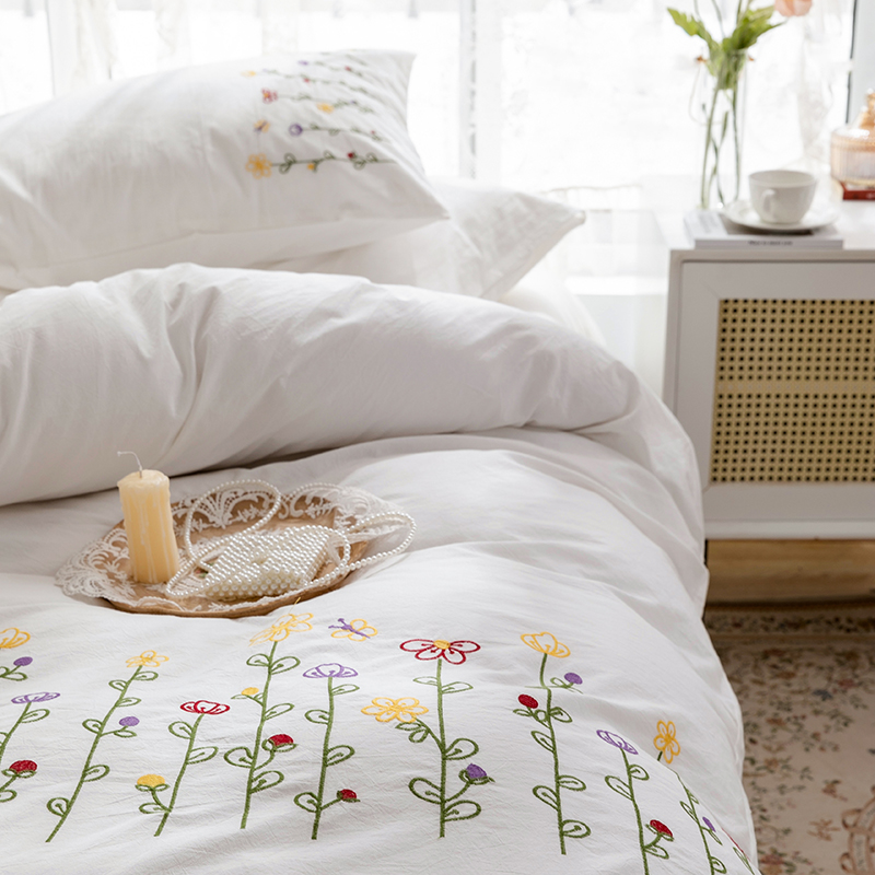 طقم غطاء لحاف مطرز مكون من 3 ق - مراجعة Embroidery Quilt Cover وسعره