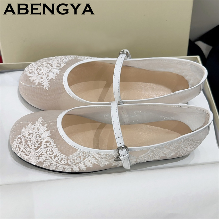 أحذية مسطحة مطرزة بالدانتيل لل - مراجعة Embroidery Lace وسعره