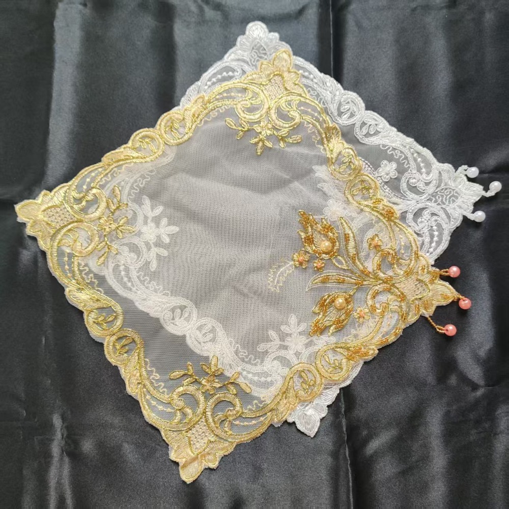 مفارش طاولة مطرزة بالورود الذه - مراجعة Embroidery Rose وسعره